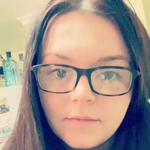 Meet your Posher, Angaela